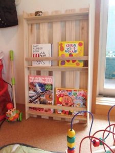 マガジンラックのDIYアイデア！シンプルから個性派まで